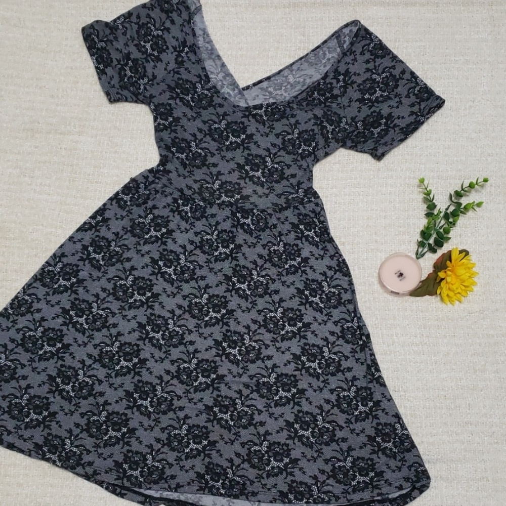 Lace patterned criss cross back dress